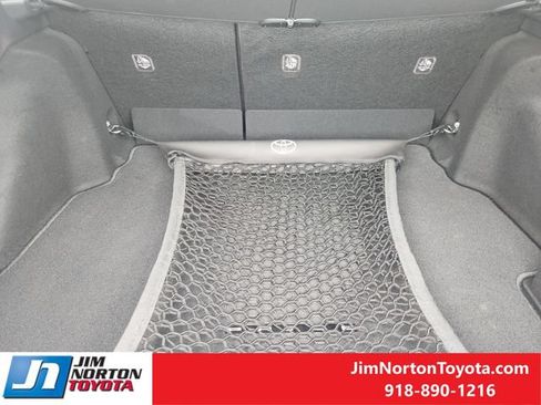 Used 2025 Toyota Prius LE FWD image 32