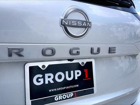 Used 2024 Nissan Rogue S FWD image 10