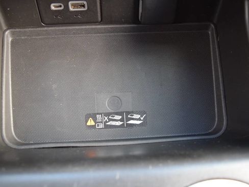 Used 2023 GMC Yukon XL SLT image 54