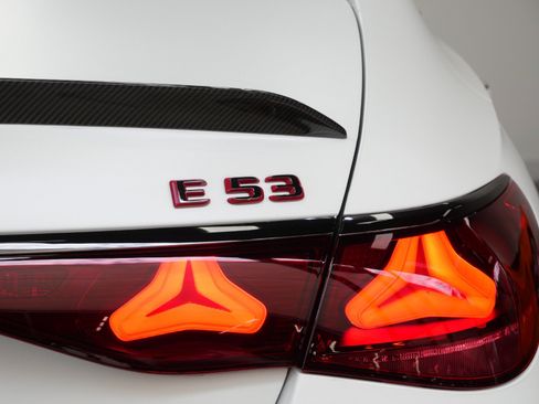 Used 2025 Mercedes-Benz E 53 AMG e 4MATIC Sedan image 40