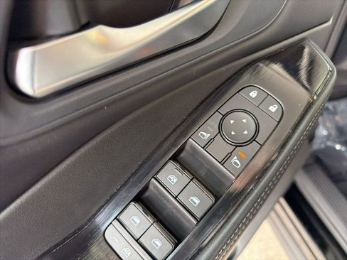 Used 2024 Nissan Rogue SV image 10