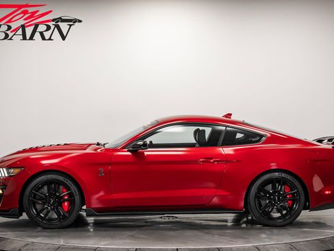 Used 2021 Ford Mustang Shelby GT500 w/ Technology Package image 2
