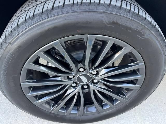 Used 2026 Cadillac Escalade ESV Platinum Sport w/ LPO, Floor Liner Package AWD/4WD image 24