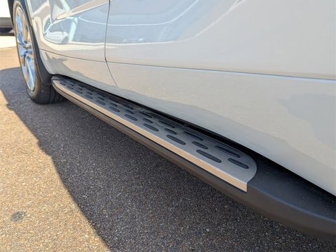 Used 2021 Toyota Highlander Limited image 28