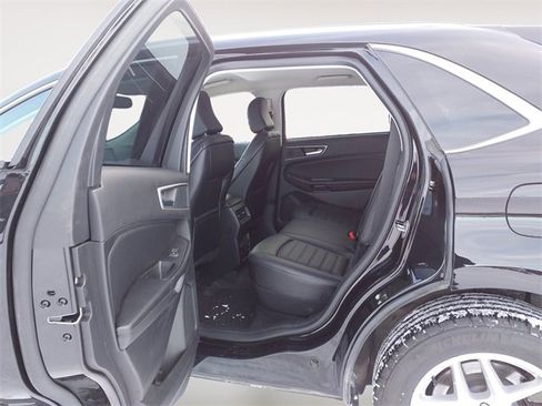 Used 2024 Ford Edge SEL w/ Convenience Package image 13