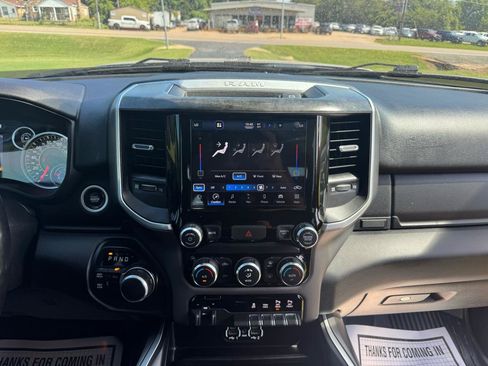 Used 2022 RAM 2500 Big Horn w/ Night Edition AWD/4WD image 9