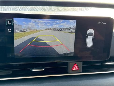 Used 2025 Kia Carnival EX image 23