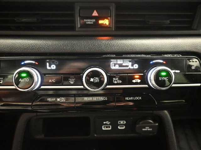 Certified 2025 Honda Pilot Touring image 15