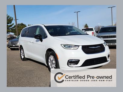 Certified 2024 Chrysler Pacifica Touring-L