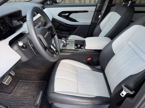 Certified 2026 Land Rover Range Rover Evoque Dynamic SE AWD/4WD image 11