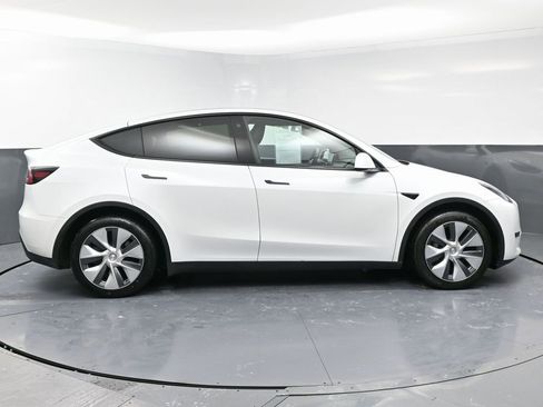 Used 2023 Tesla Model Y Long Range image 7