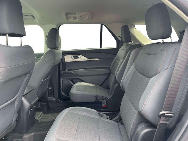 Used 2026 Ford Explorer Active AWD/4WD image 16