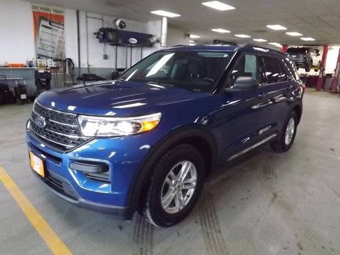 Certified 2023 Ford Explorer XLT w/ Class IV Trailer Tow Package AWD/4WD image 1