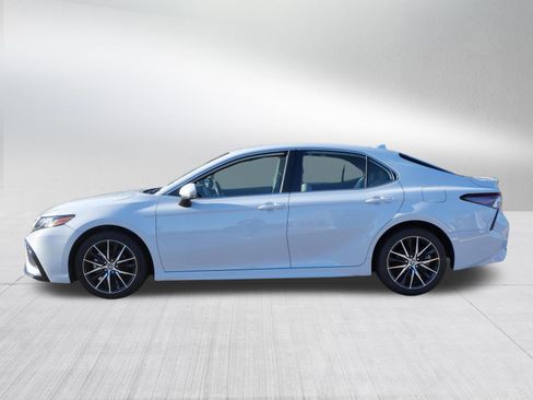 Certified 2024 Toyota Camry SE FWD image 5