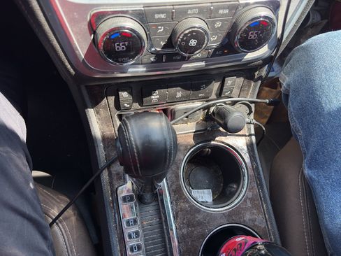 Used 2015 GMC Acadia SLT image 10