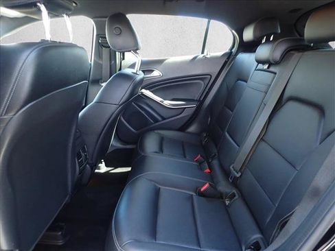 Used 2020 Mercedes-Benz GLA 250 4MATIC image 10