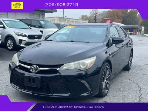 Used 2015 Toyota Camry XSE FWD image 3