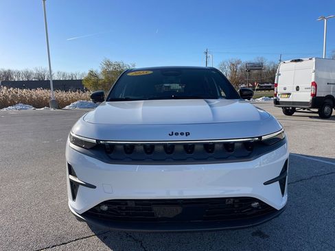 Used 2025 Jeep Wagoneer S Launch Edition w/ Trailer Tow Group image 12