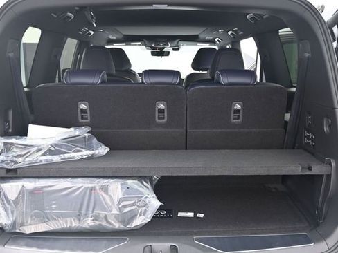 New 2026 INFINITI QX80 4WD w/ Sport Exterior Package image 33
