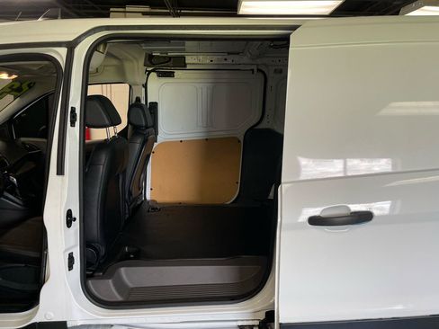 Used 2023 Ford Transit Connect XL FWD image 13