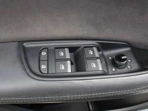 Used 2019 Audi Q8 Prestige w/ Luxury Package image 17