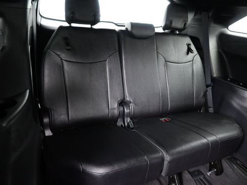 Used 2025 Toyota Sienna XSE w/ XSE Plus Package AWD/4WD image 17