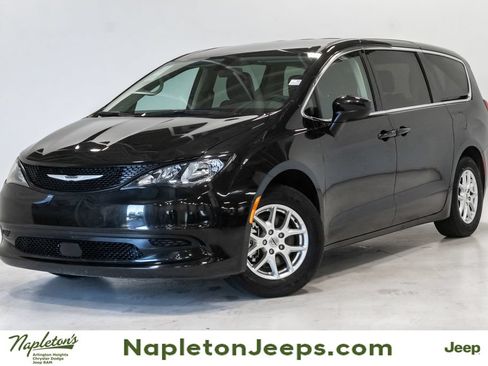 Certified 2022 Chrysler Voyager LX FWD image 1