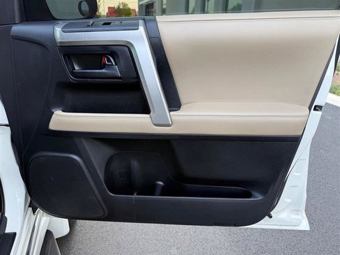 Used 2011 Toyota 4Runner SR5 AWD/4WD image 33