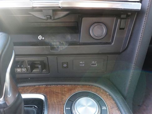 Used 2023 Nissan Armada SL w/ Captain's Chairs Package image 14