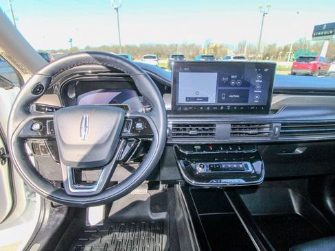 Used 2025 Lincoln Corsair Reserve w/ Equipment Group 202A image 31