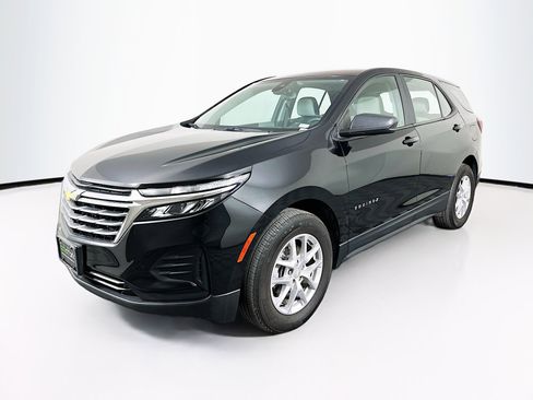 Used 2023 Chevrolet Equinox LS w/ Driver Confidence II Package image 3