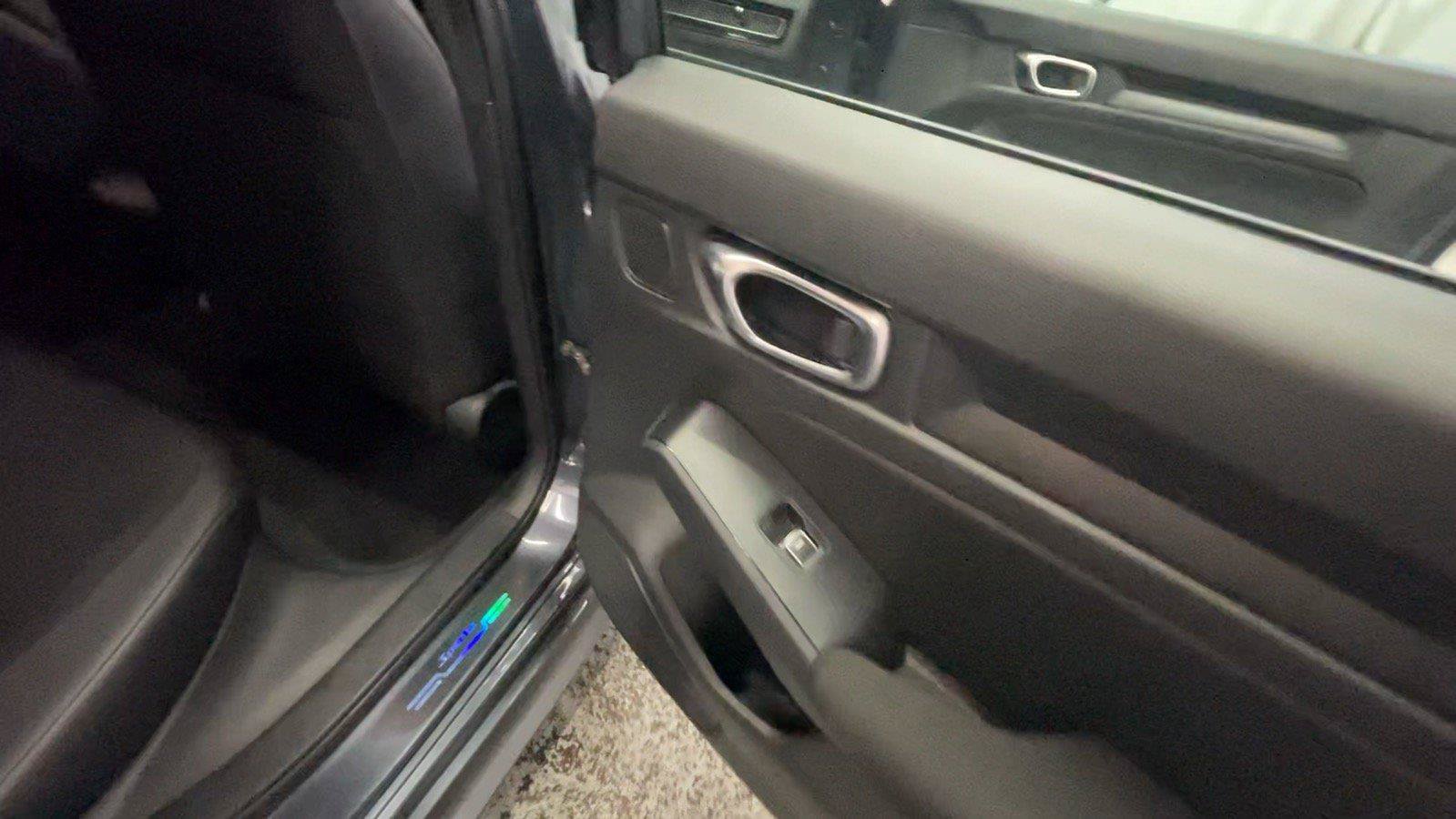 Used 2023 Honda Civic Sport image 25