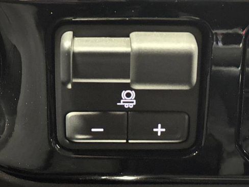 Used 2025 GMC Sierra 1500 Elevation w/ Elevation Premium Package image 28