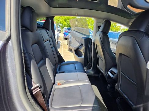 Used 2023 Tesla Model Y 2WD image 22