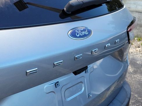 Used 2022 Ford Escape SE w/ SE Sport Appearance Package FWD image 5