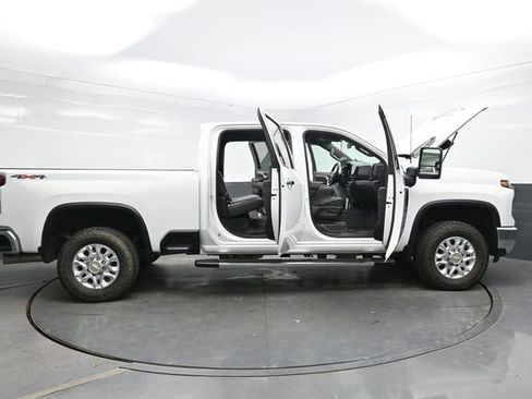 Used 2024 Chevrolet Silverado 2500 LTZ image 46