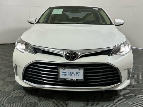 Used 2016 Toyota Avalon Limited w/ Toyota Safety Sense Package image 3