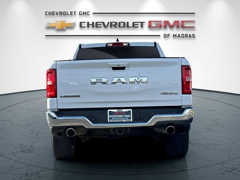 Used 2025 RAM 1500 Laramie AWD/4WD image 4