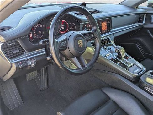 Used 2023 Porsche Panamera 4 Platinum Edition image 4