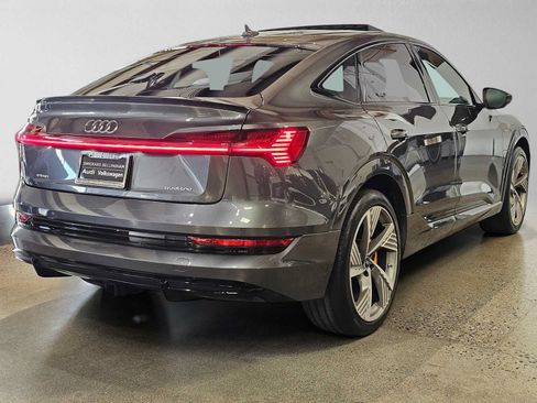 Used 2023 Audi e-tron Prestige w/ Prestige Package AWD/4WD image 3
