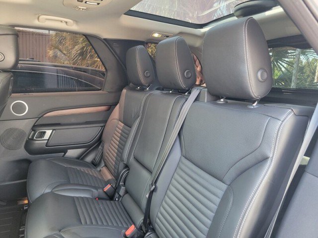 Used 2024 Land Rover Discovery S AWD/4WD image 25
