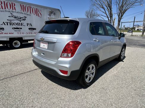 Used 2017 Chevrolet Trax LS FWD image 4