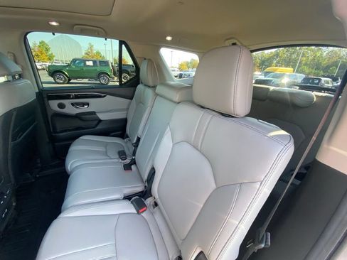 Used 2023 Honda Pilot Touring image 26