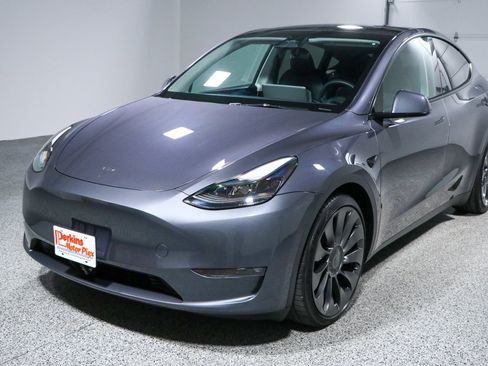 Used 2023 Tesla Model Y Performance AWD/4WD image 26