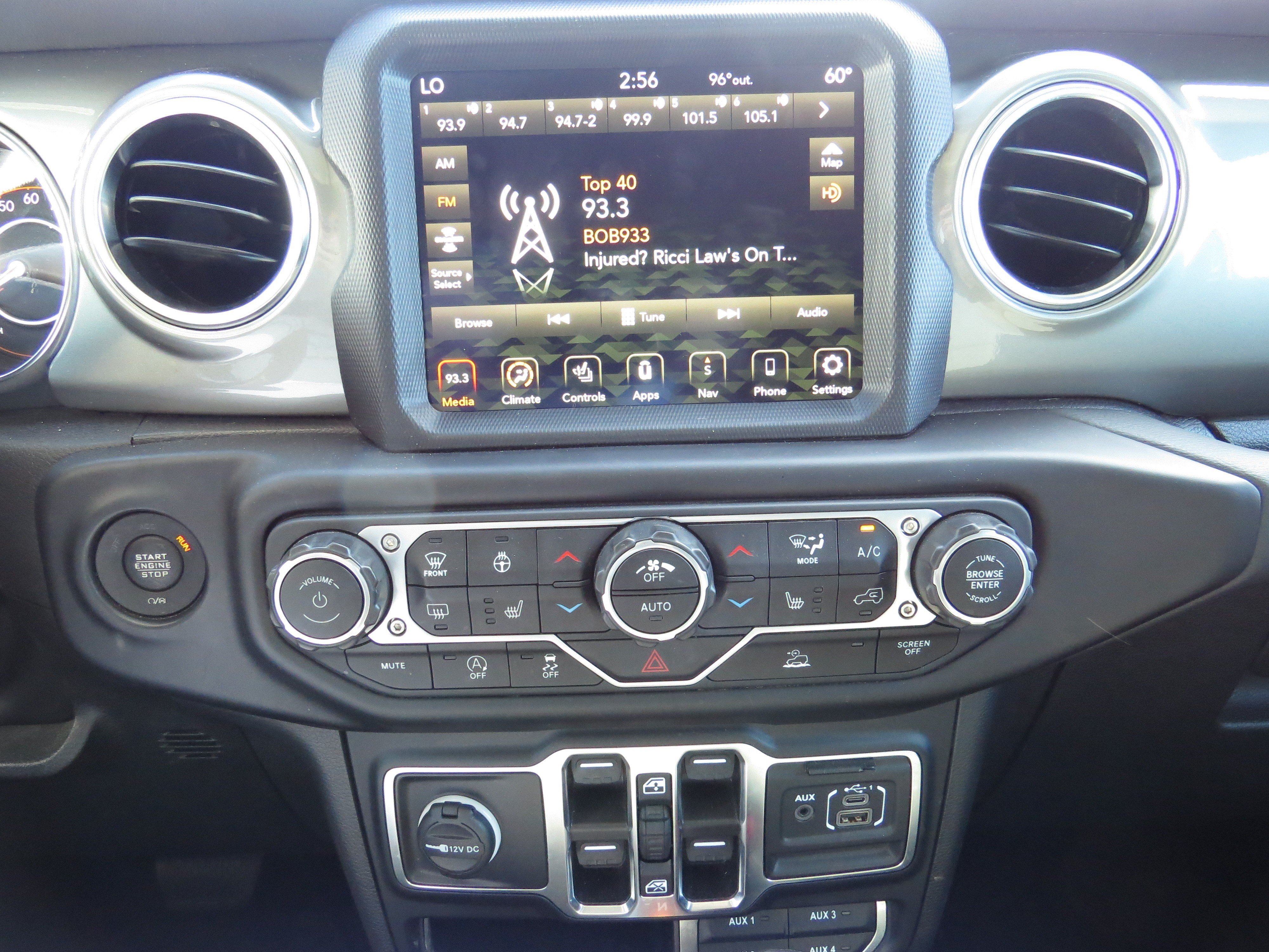 Used 2023 Jeep Wrangler Unlimited Sahara w/ Dual Top Group AWD/4WD image 22