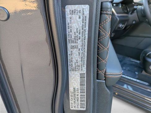 New 2025 Jeep Grand Cherokee L Summit image 17