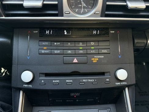 Used 2016 Lexus IS 350 image 19