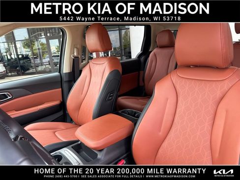 Used 2026 Kia Carnival EX FWD image 16