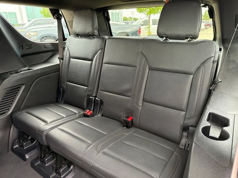Used 2025 Chevrolet Tahoe LT RWD image 17