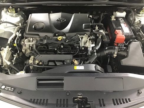 Used 2019 Toyota Camry SE w/ Convenience Package image 18